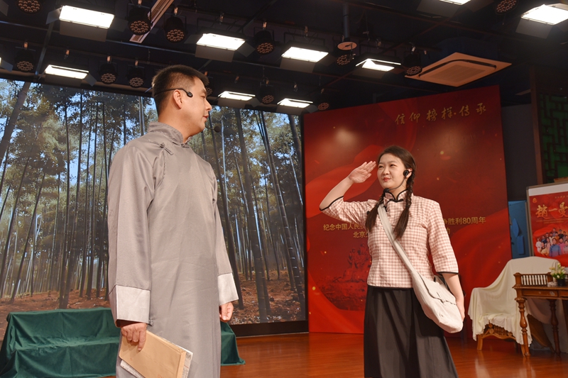 教师剧团为全体师生倾情演绎红色经典剧目《赵一曼》。校方供图