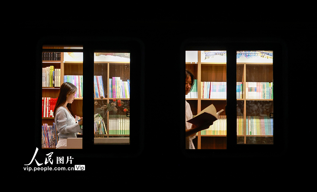 贵州玉屏：“火车书屋”乐享阅读【6】