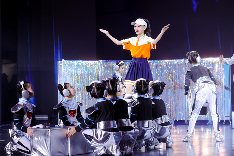 北京市大兴区第二届校园春晚上演。大兴区教育融媒体中心供图