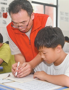 硬笔书法涵养更多村里娃